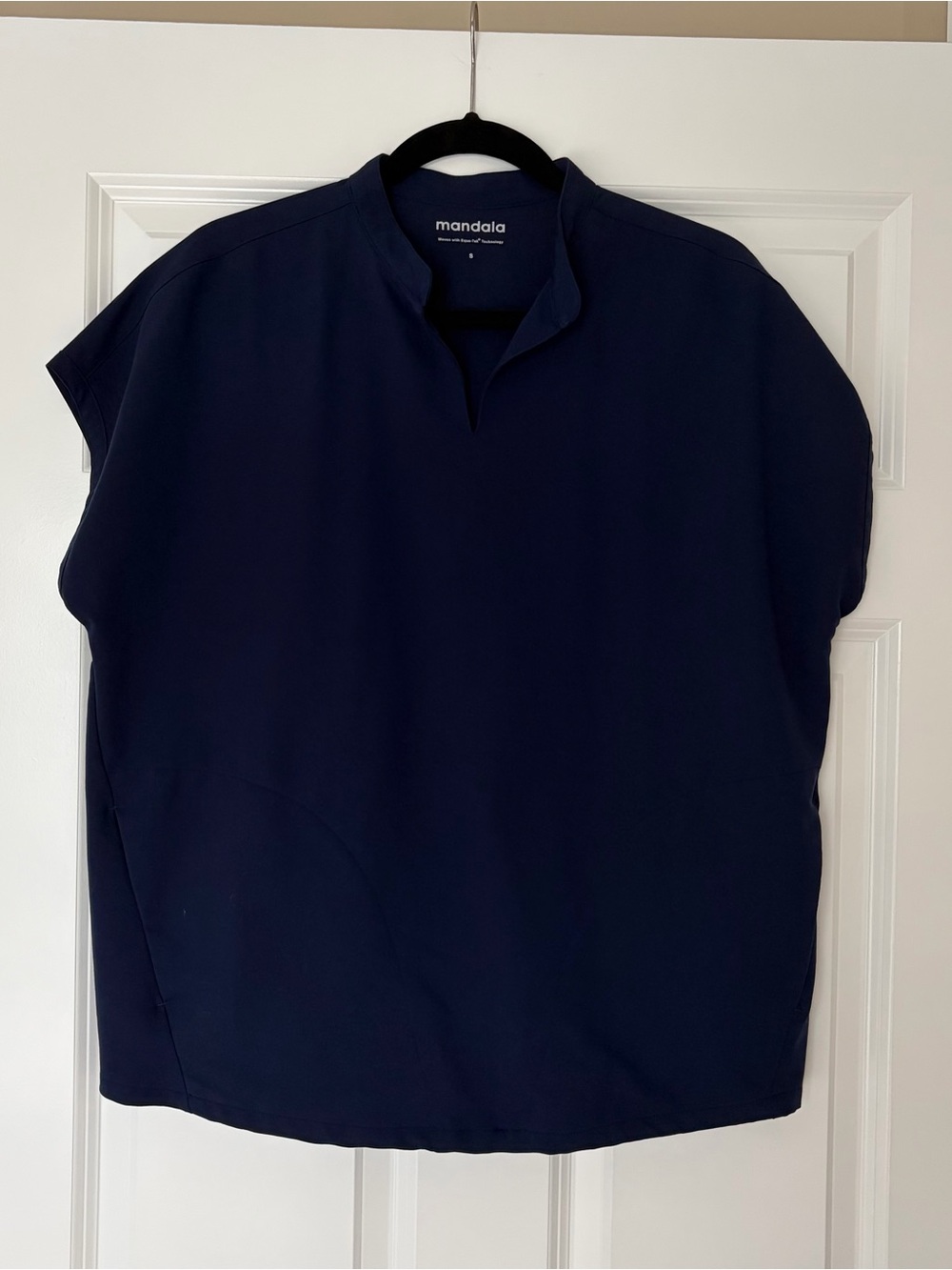Mandala Women's Dolman Navy Short-Sleeve Notch-Collar Scrub top